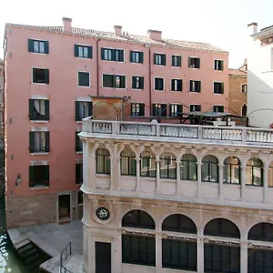 Corte Grimani 3*, Venice Italy